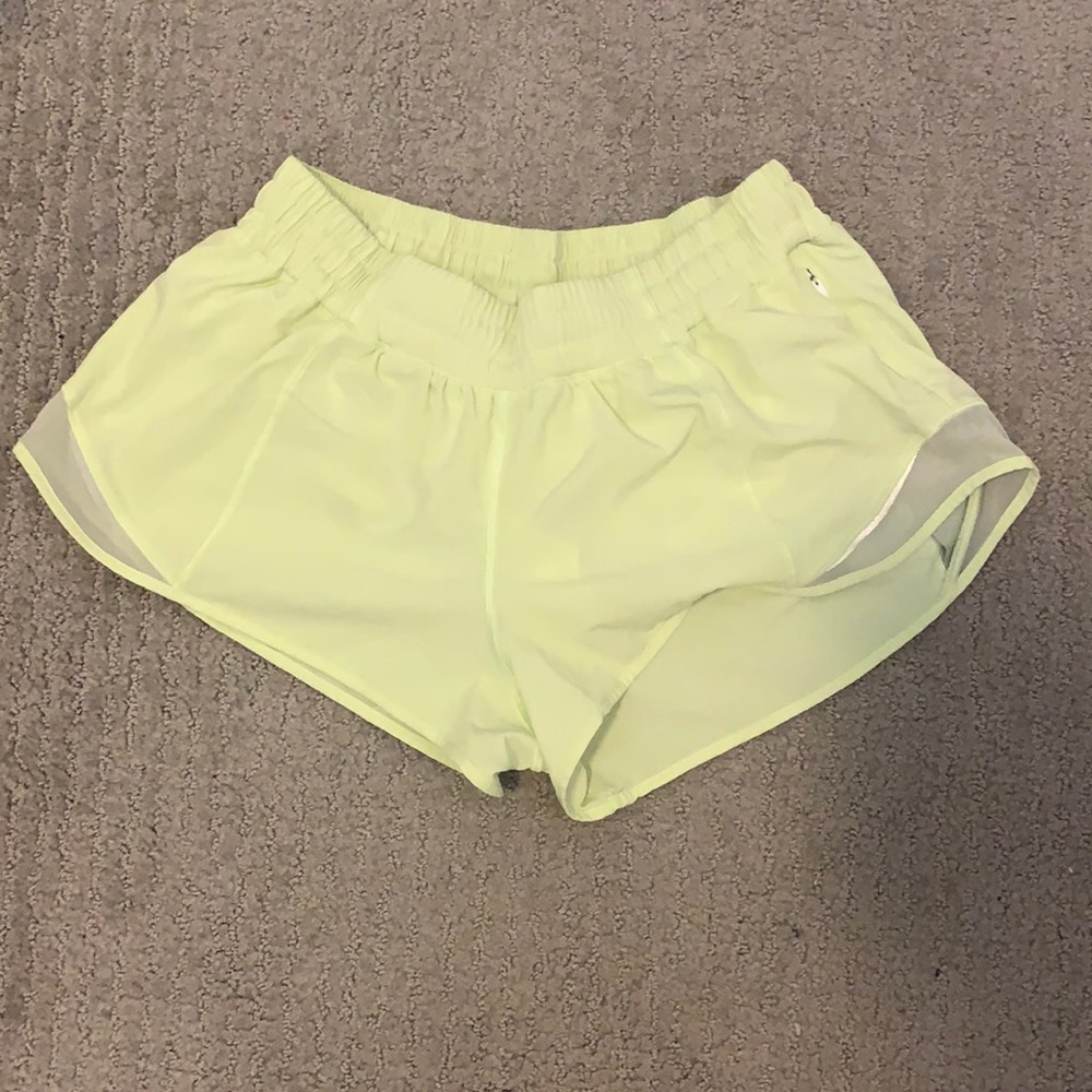 Lululemon Hotty Hot 2.5 in Shorts